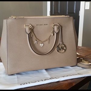 Michael Kors Large Sutton Satchel Beige